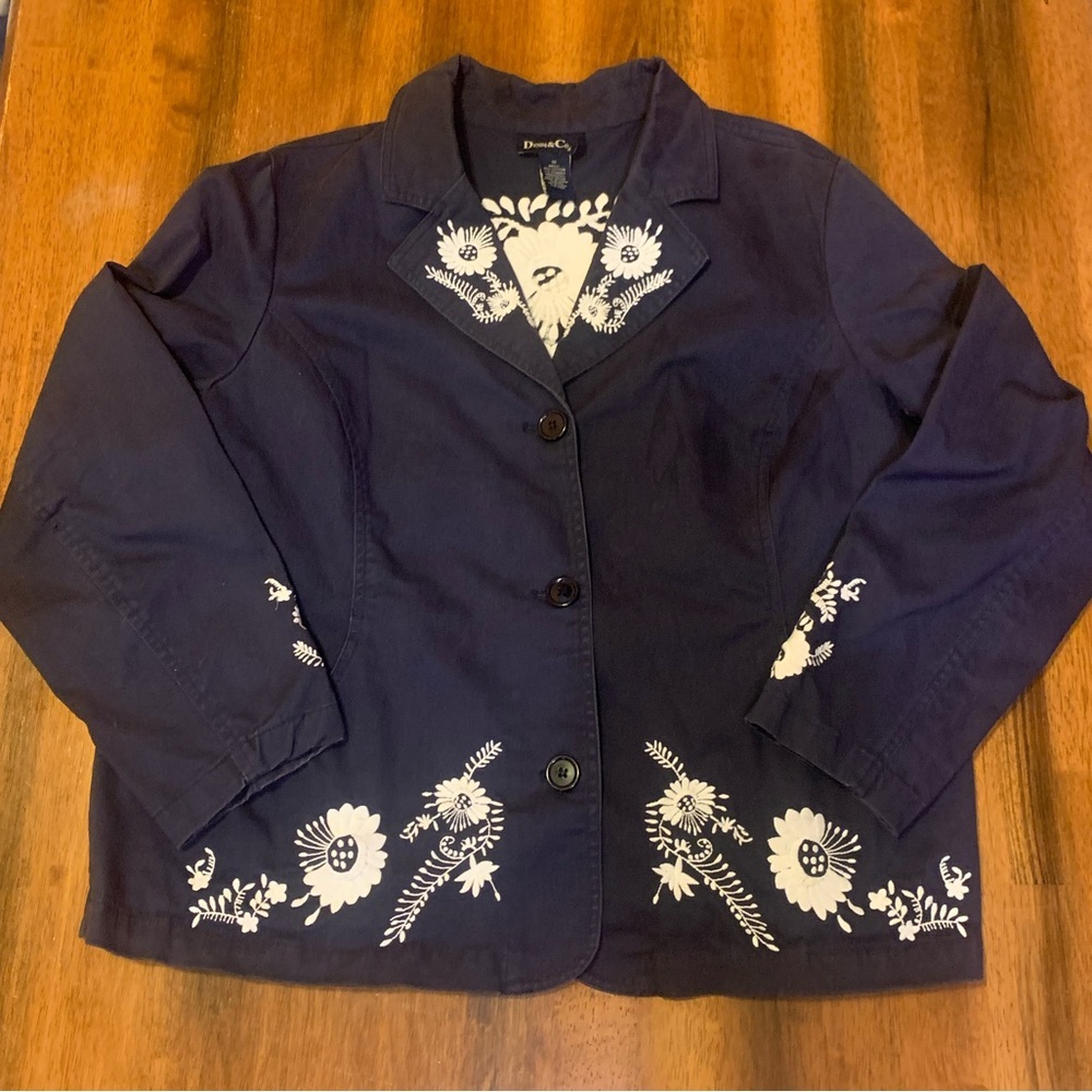 Denim&Co Jacket 1X Dark Blue Blazer with White Embroidered Floral Accents